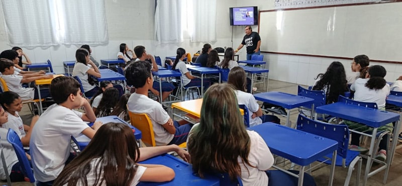 Provocação nas Escolas de Caldas Novas